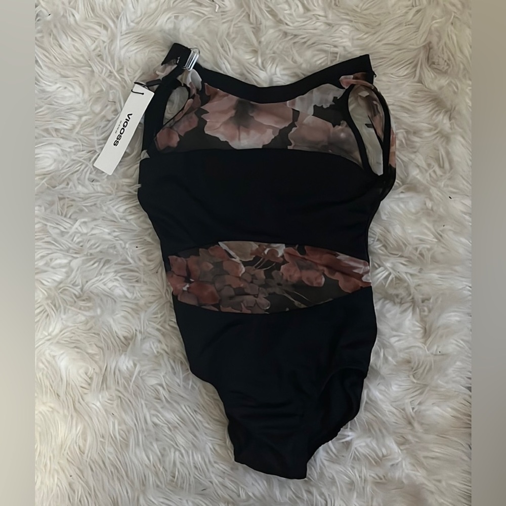 🥀Small Vigoss Floral Backless bodysuit 💐